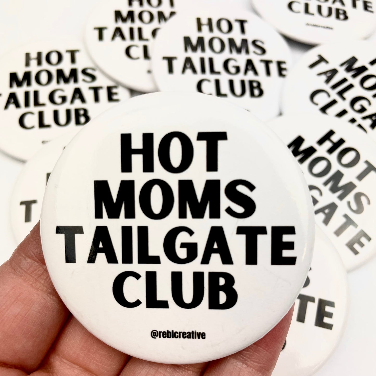 Hot Moms Tailgate Club - Black/White